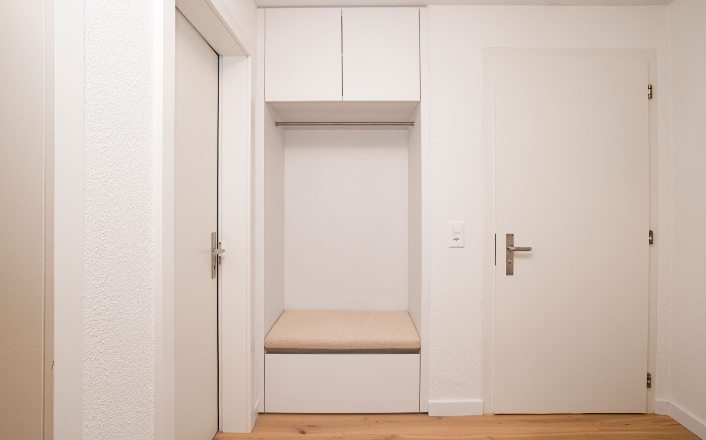 Garderoben Sitzbank mit Schrank