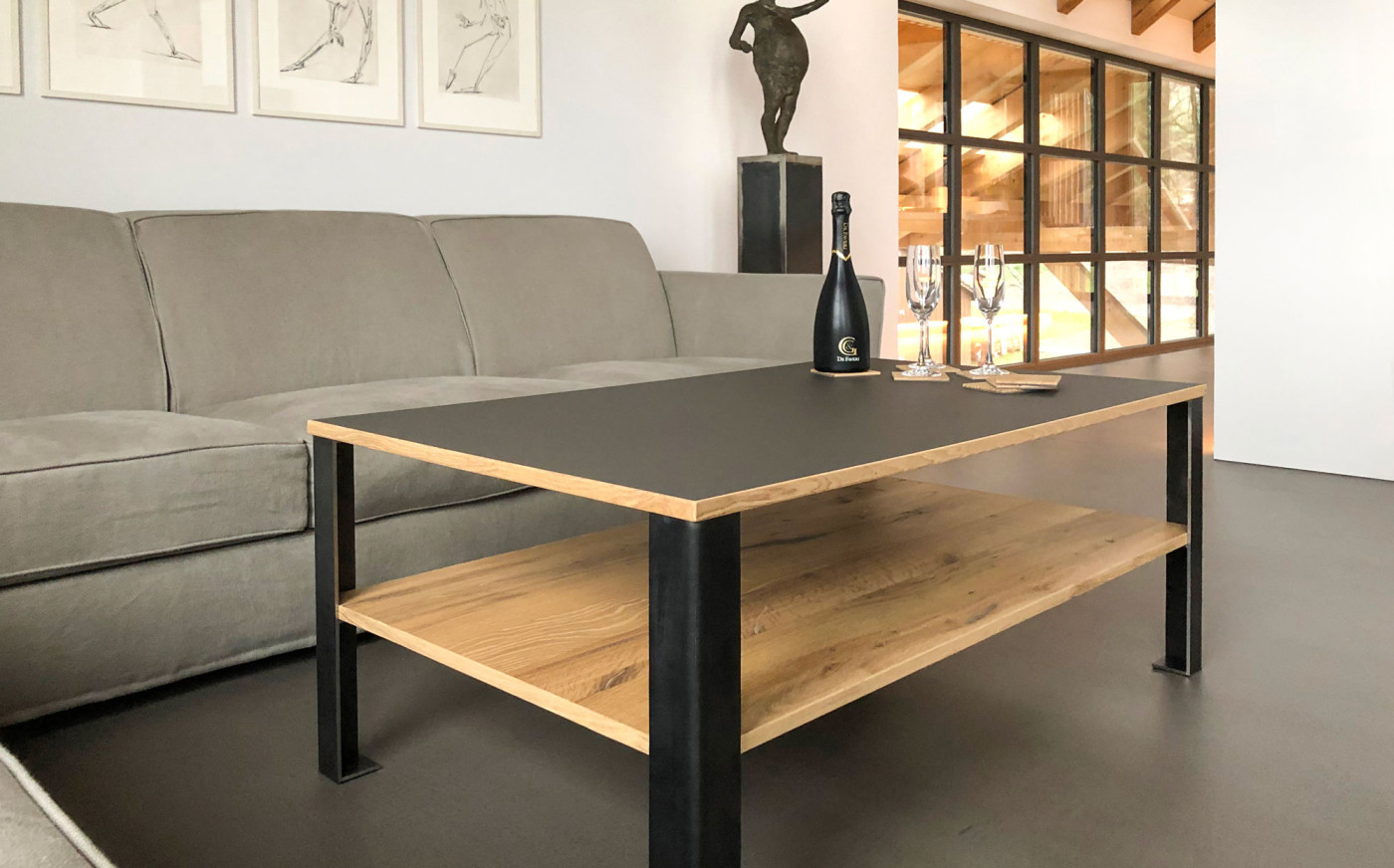 Tisch im Raum mit Weitblick