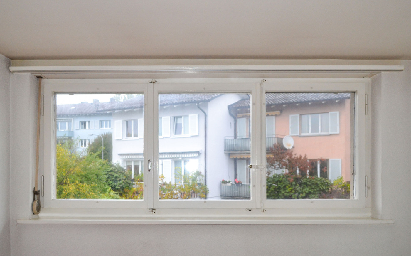 Drei Fenster nebeneinander